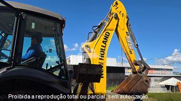 Retro Escavadeira New Holland B95B