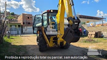 Retro Escavadeira New Holland B95B