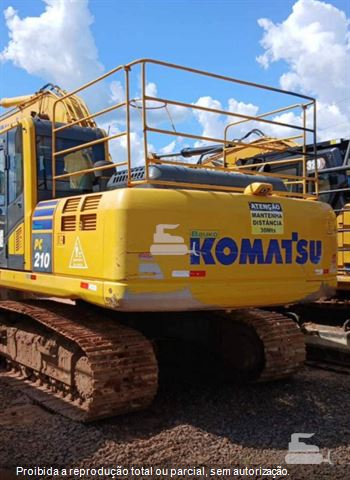 Escavadeira Komatsu PC210
