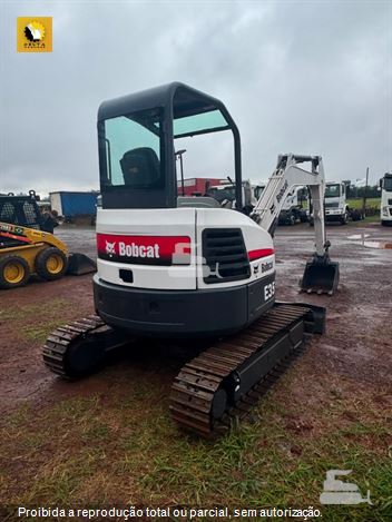 Mini-Escavadeira Bobcat E35