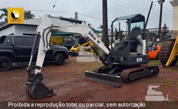Mini-Escavadeira Bobcat E35