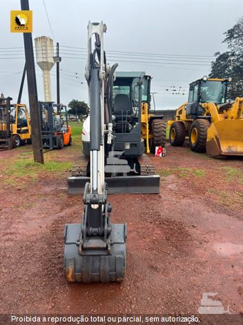 Mini-Escavadeira Bobcat E35