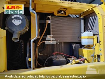 Escavadeira Komatsu PC160