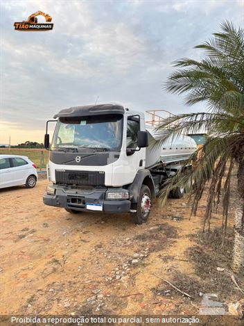 Caminhão Volvo VM 270 6x4 2p (Diesel) (E5)
