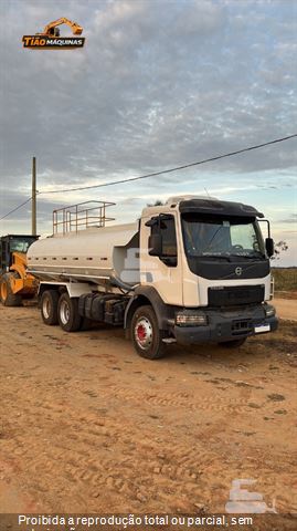 Caminhão Volvo VM 270 6x4 2p (Diesel) (E5)