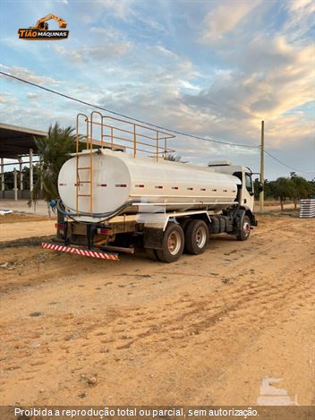 Caminhão Volvo VM 270 6x4 2p (Diesel) (E5)