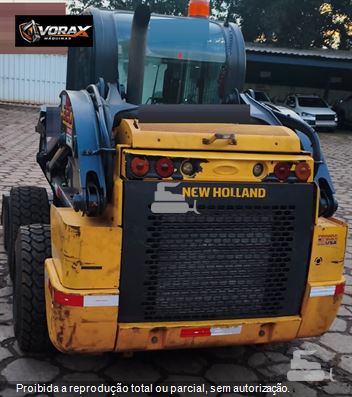 Mini-Carregadeira New Holland L320