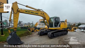 Escavadeira New Holland E215 B