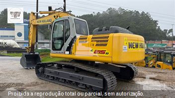 Escavadeira New Holland E215 B