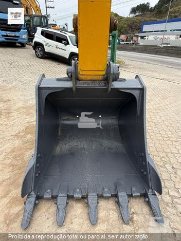 Escavadeira XCMG XE215BR