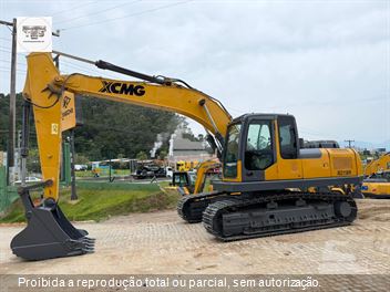 Escavadeira XCMG XE215BR