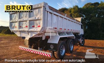 Caminhão Volkswagen 26-220 6x4 3-Eixos 2p (diesel)