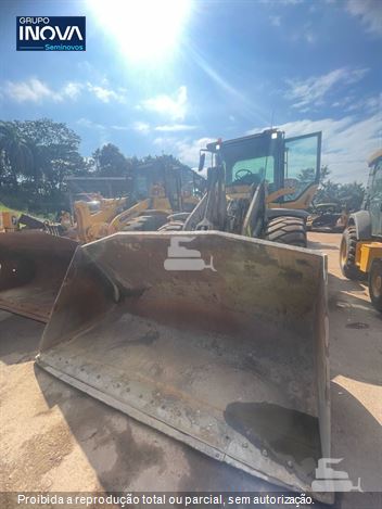 Pá Carregadeira Volvo L90F