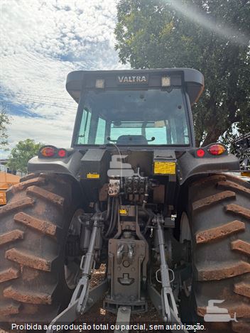 Trator Agrícola Valtra BH210i