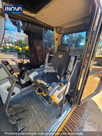 Escavadeira Caterpillar 320