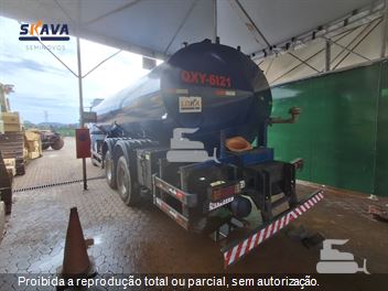Caminhão Mercedes-Benz Axor 3131 6x4 2p (diesel)(E5)