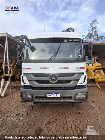 Caminhão Mercedes-Benz Axor 3131 6x4 2p (diesel)(E5)