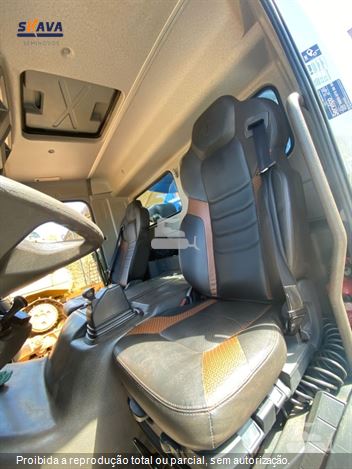 Caminhão Mercedes-Benz Axor 3131 6x4 2p (diesel)(E5)