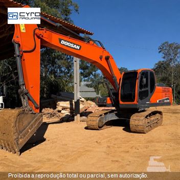Escavadeira Doosan DX215