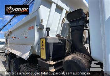 Caminhão Mercedes-Benz Axor 3131 6x4 2p (diesel)(E5)