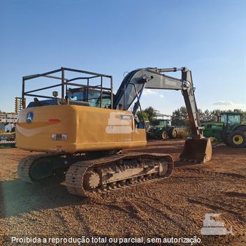Escavadeira John Deere 200G