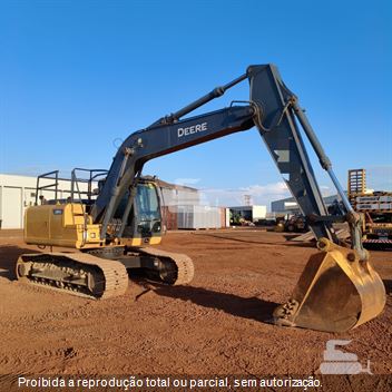 Escavadeira John Deere 200G