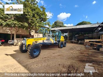 Motoniveladora New Holland RG140B