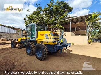 Motoniveladora New Holland RG140B