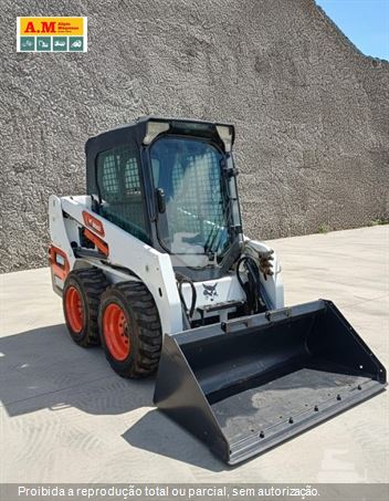 Mini-Carregadeira Bobcat S450