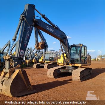 Escavadeira John Deere 200G