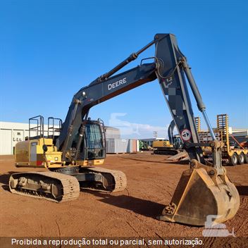 Escavadeira John Deere 200G