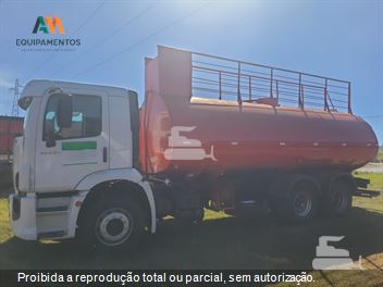 Caminhão Volkswagen 31-320 E Constellation 6x4 3-Eixos 2p (Diesel)
