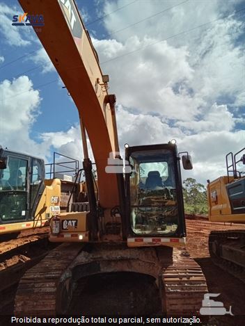 Escavadeira Caterpillar 320GC