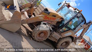 Retro Escavadeira Caterpillar 416F2