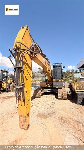Escavadeira Caterpillar 320