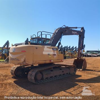 Escavadeira John Deere 200G