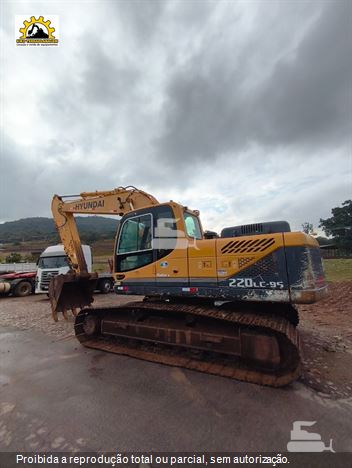 Escavadeira Hyundai R220LC-9S