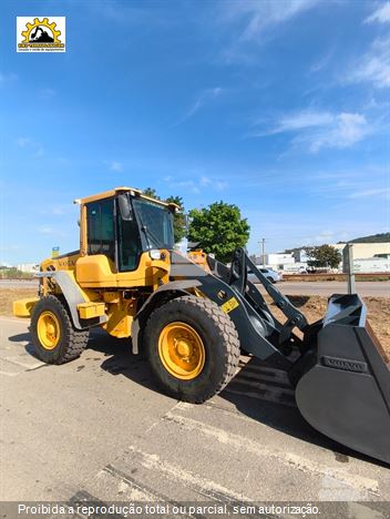 Pá Carregadeira Volvo L60F