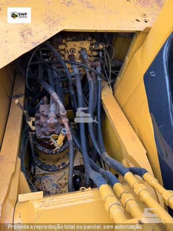 Escavadeira Komatsu PC160