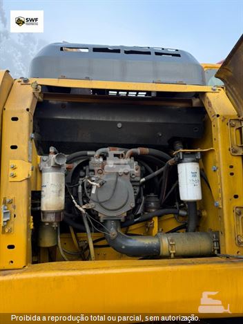 Escavadeira Komatsu PC160