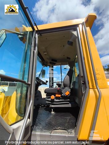 Pá Carregadeira Volvo L60F
