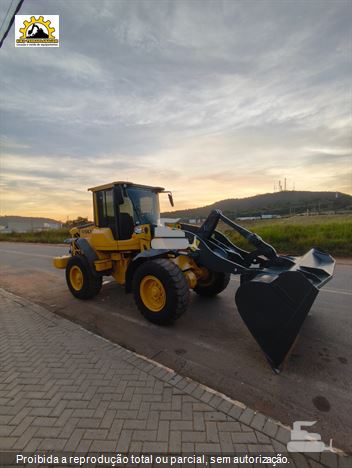 Pá Carregadeira Volvo L60F
