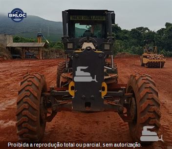Motoniveladora New Holland RG170B