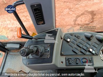 Motoniveladora New Holland RG170B