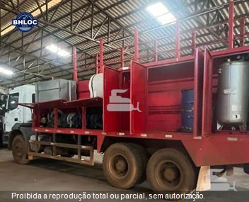 Caminhão Mercedes-Benz Axor 3131 6x4 2p (diesel)(E5)