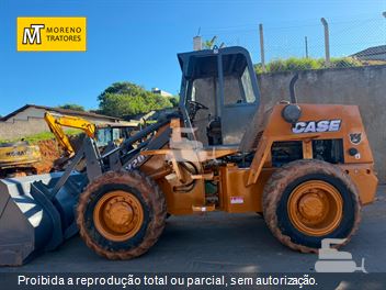 Pá Carregadeira Case W20E