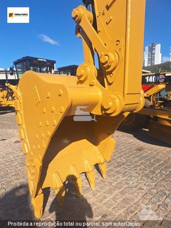 Escavadeira Caterpillar 320