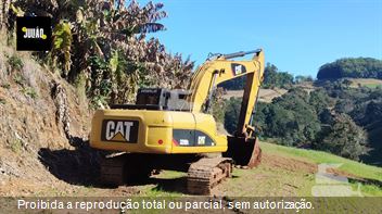 Escavadeira Caterpillar 320D2L