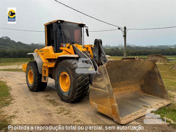 Pá Carregadeira Volvo L120 F