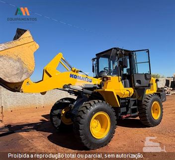 Pá Carregadeira Komatsu WA200